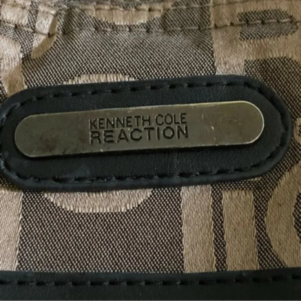 Vintage Kenneth Cole Reaction Canvas/Tapestry Brief Case.